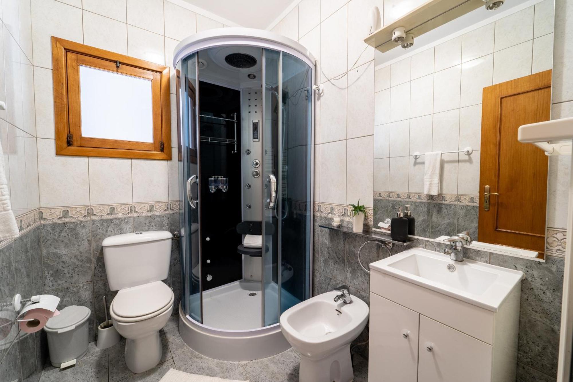 Gondomar Guimaraes - Moradia V3 Com Piscina Natural By House And People Dış mekan fotoğraf